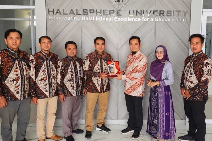 Tingkatkan Indeksasi, Pengelola Jurnal Al-Huquq Lakukan Benchmarking